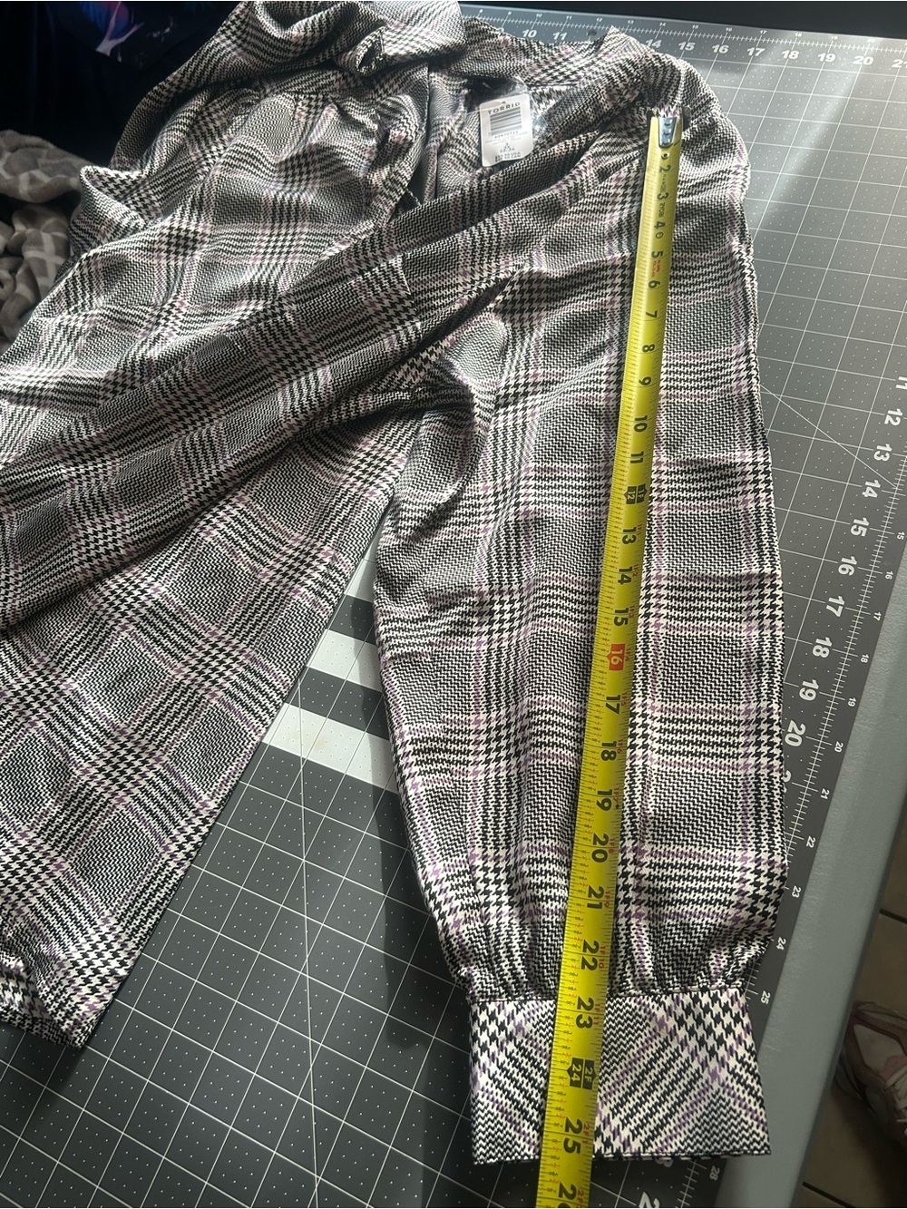 torrid Black and White Plaid Tie-Neck Blouse - Picture 5 of 7